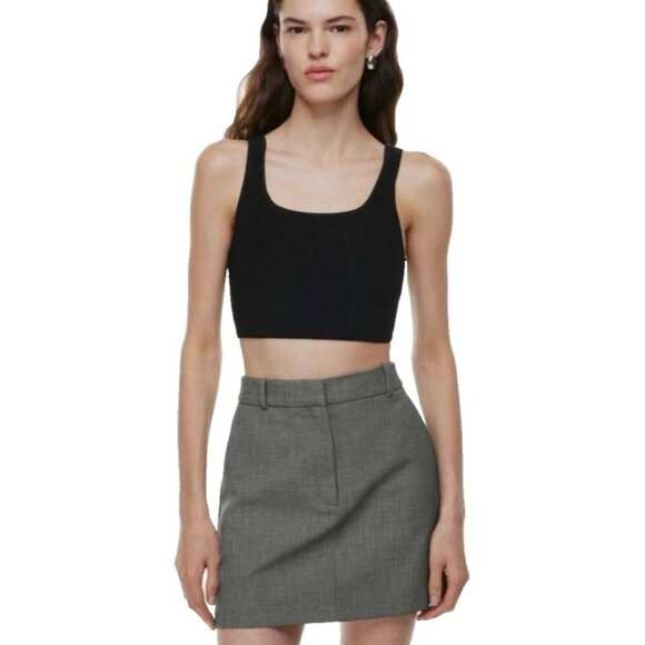 Babaton Aritzia Sculpt Knit Squareneck Cropped Tank Black M Wide straps - Picture 1 of 8